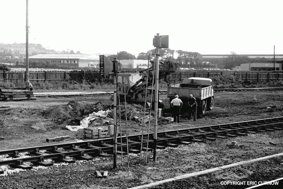 760628A28-LRK-WTR_T-DMLTN=w