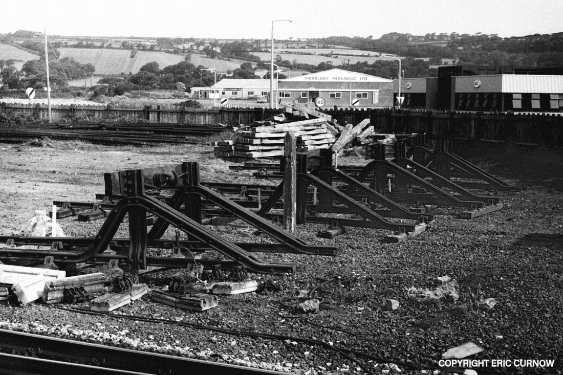 760628A30-LRK-STP_B-L_YRD=w