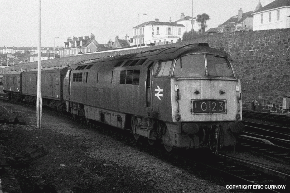 760428Z15-PNZ-D1023-PILOT=w