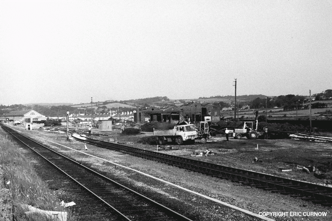 760628A29-LRK-WTR_T-DMLTN=w